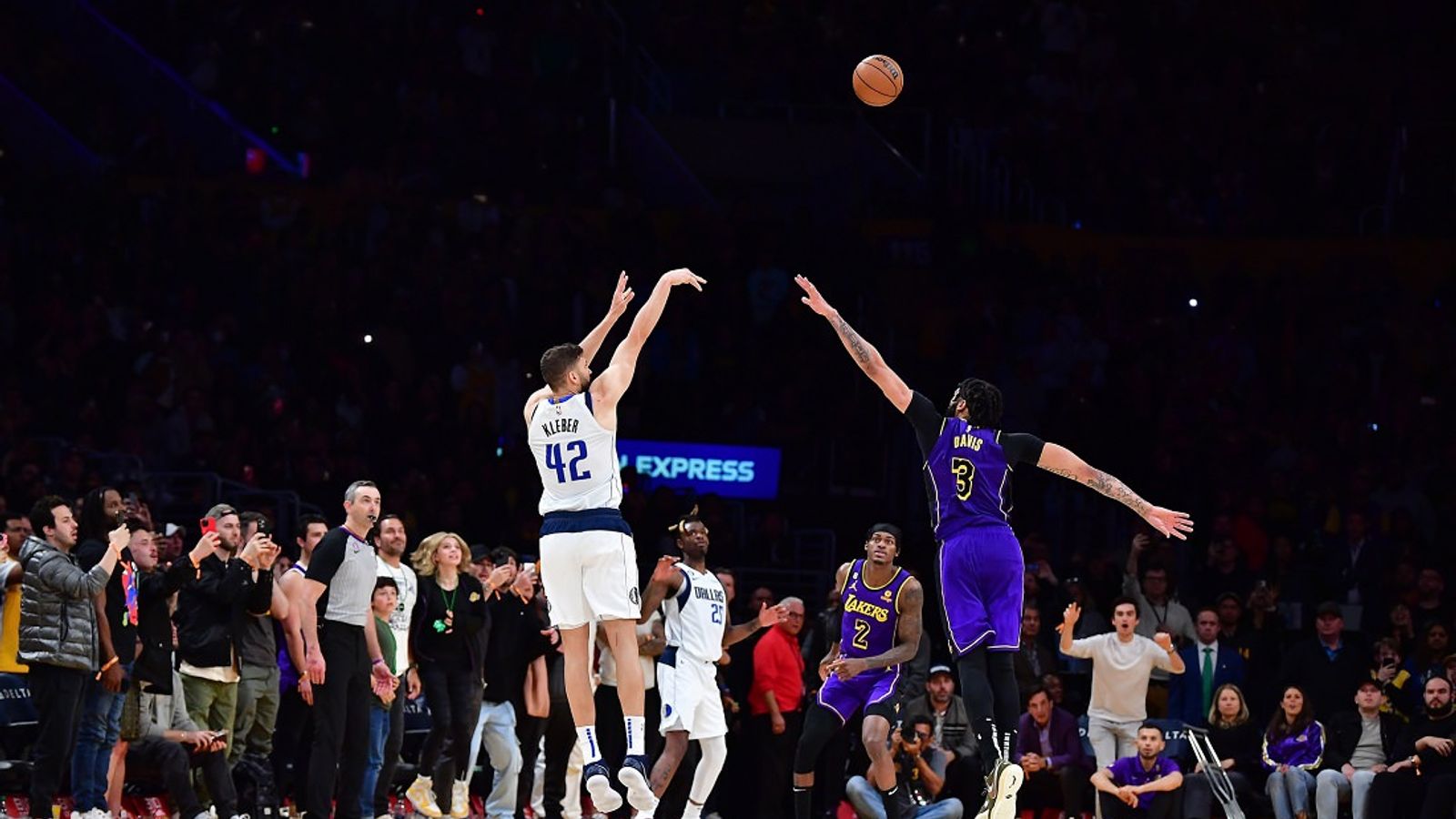 Lakers Lose At The Buzzer To The Dallas Mavericks