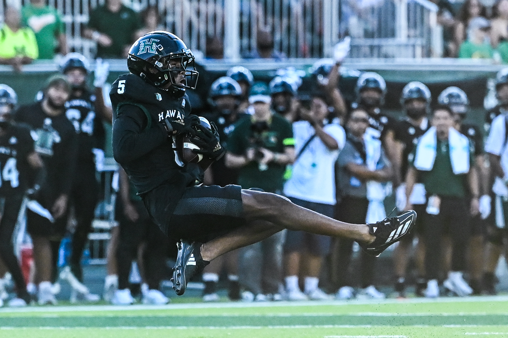 TST Images Boise State runs over Hawai'i