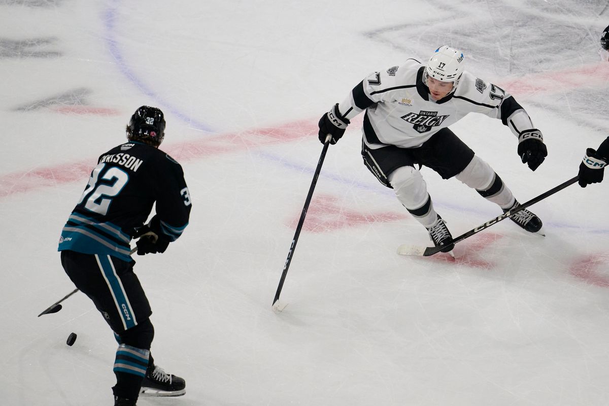 Ontario Reign forward Kenny Connors(17) fights for possession during an AHL hockey game against the San Jose Barracudas, Tuesday November 4th, 2025 in Ontario Calif Ontario Reign forward Kenny Connors(17) fights for possession during an AHL hockey game against the San Jose Barracudas, Tuesday November 4th, 2025 in Ontario Calif