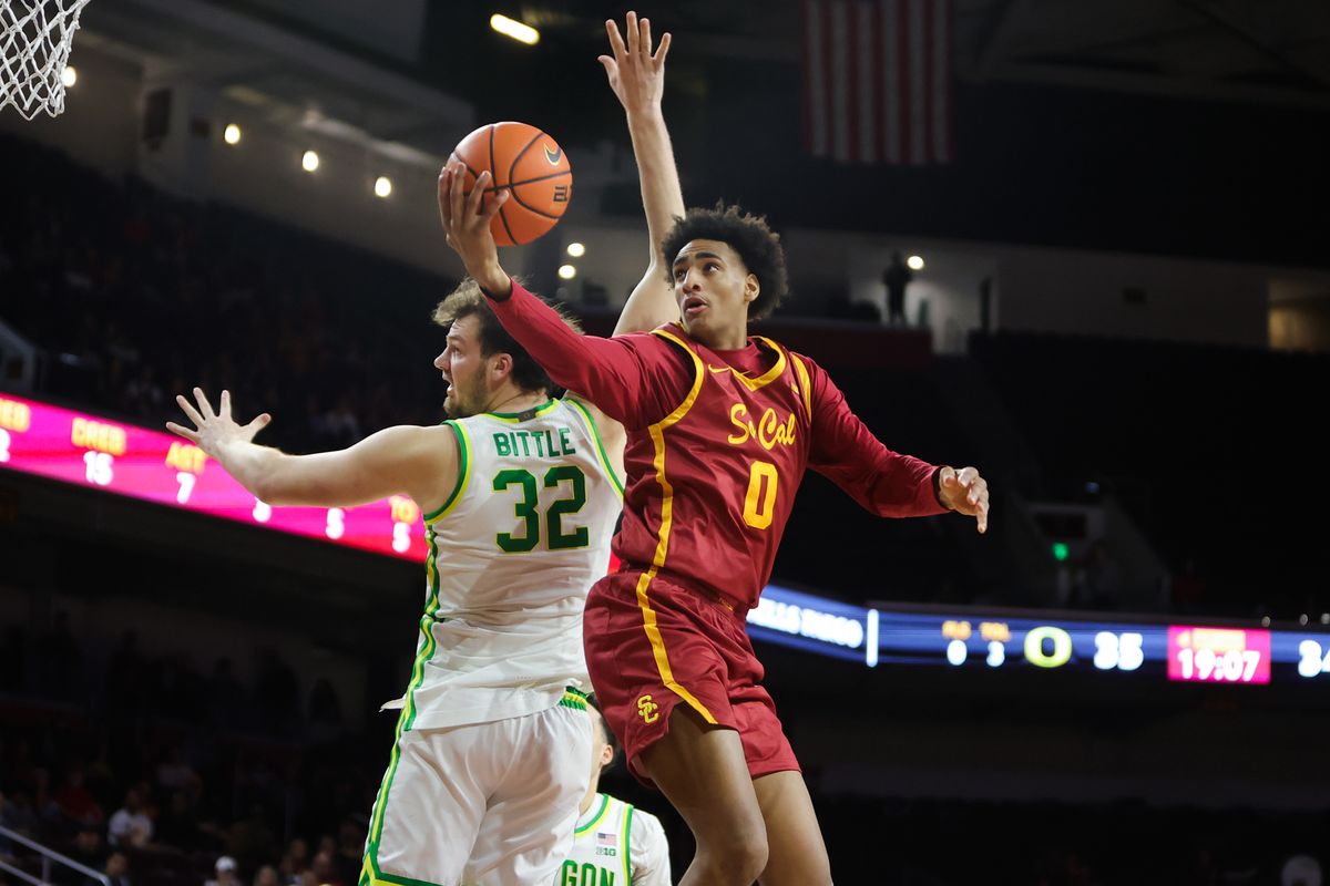 USC guard Alijah Arenas (0) attempts a lay up during an NCAA basketball game against Oregon on February 21, 2026 in Los Angeles, CA.