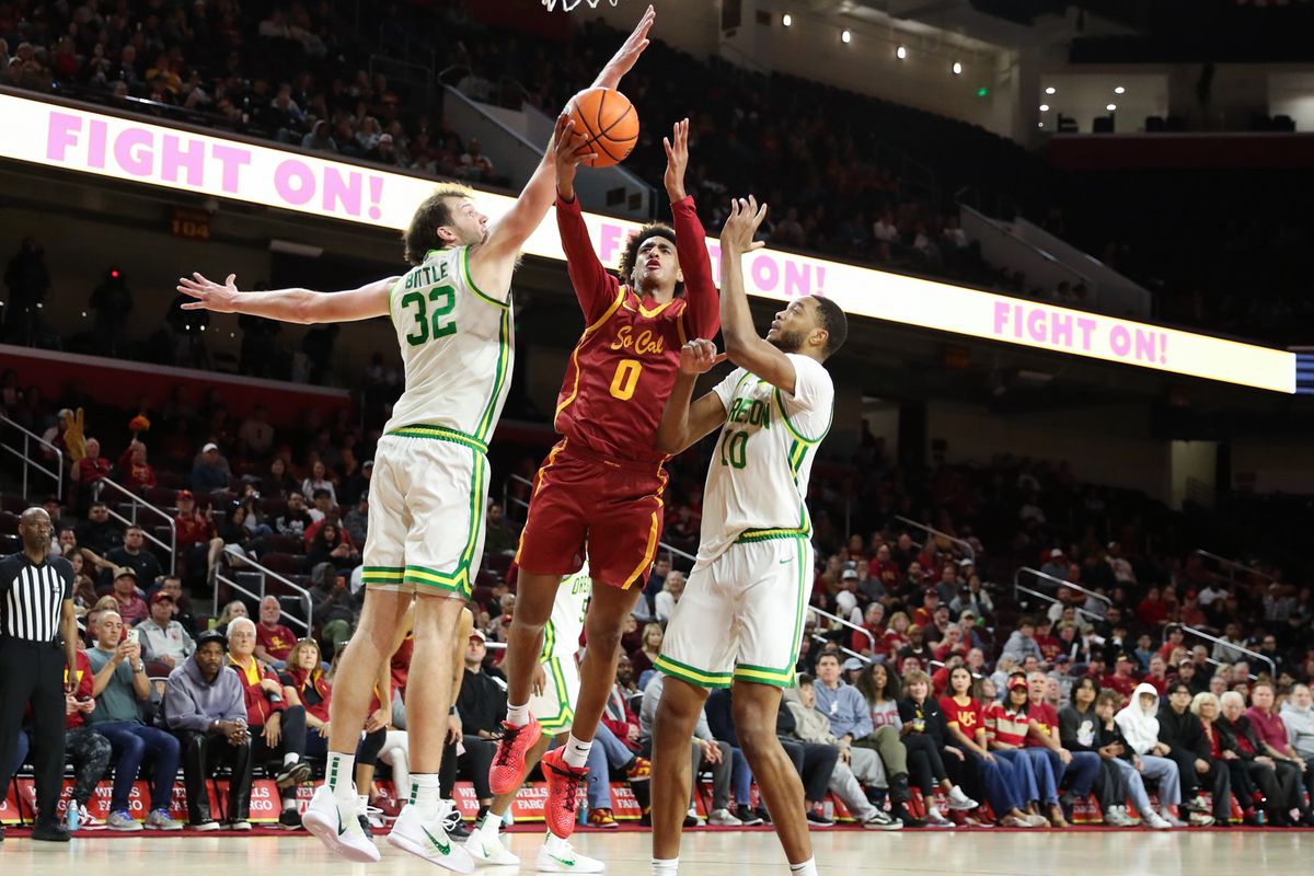 USC guard Alijah Arenas (0) attempts a lay up during an NCAA basketball game against Oregon on February 21, 2026 in Los Angeles, CA.