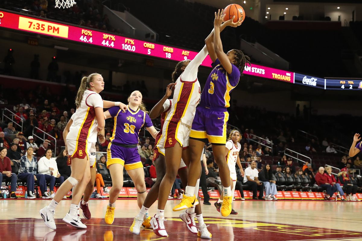 #6 F Laura Williams of USC blocks a shot during during an NCAA basketball game against Tennessee Tech on November 25, 2025 in Los Angeles, CA. #6 F Laura Williams of USC blocks a shot during during an NCAA basketball game against Tennessee Tech on November 25, 2025 in Los Angeles, CA.