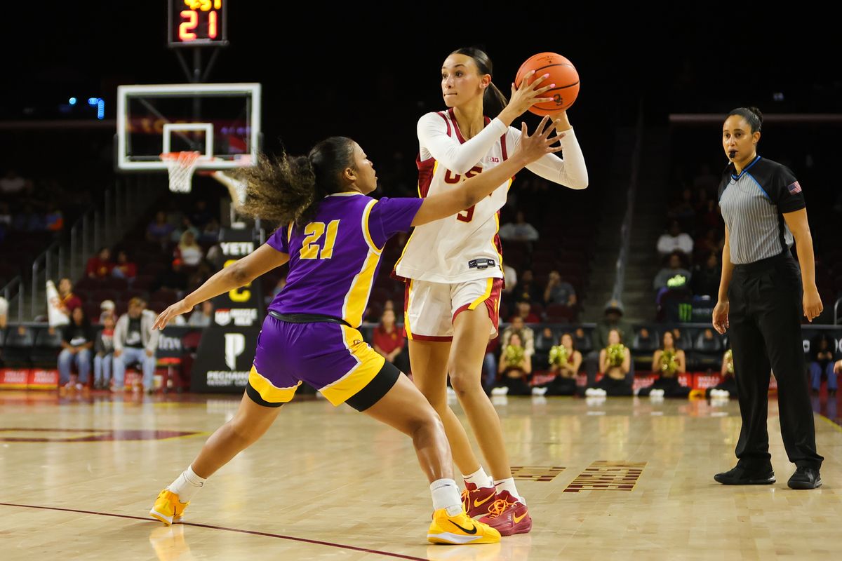 #9 G Jazzy Davidson of USC looks for an open teammate during an NCAA basketball game against Tennessee Tech on November 25, 2025 in Los Angeles, CA. #9 G Jazzy Davidson of USC looks for an open teammate during an NCAA basketball game against Tennessee Tech on November 25, 2025 in Los Angeles, CA.