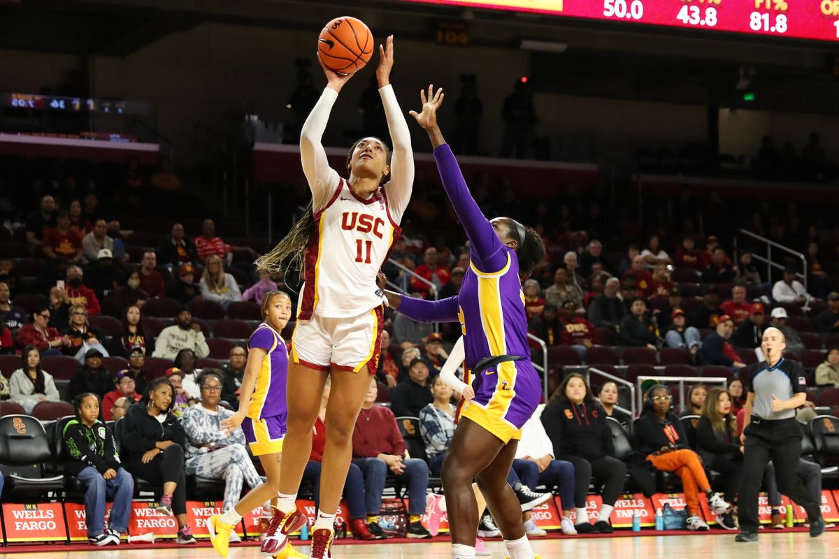 #11 G Kennedy Smith of USC attempts a lay up during an NCAA basketball game against Tennessee Tech on November 25, 2025 in Los Angeles, CA. #11 G Kennedy Smith of USC attempts a lay up during an NCAA basketball game against Tennessee Tech on November 25, 2025 in Los Angeles, CA.