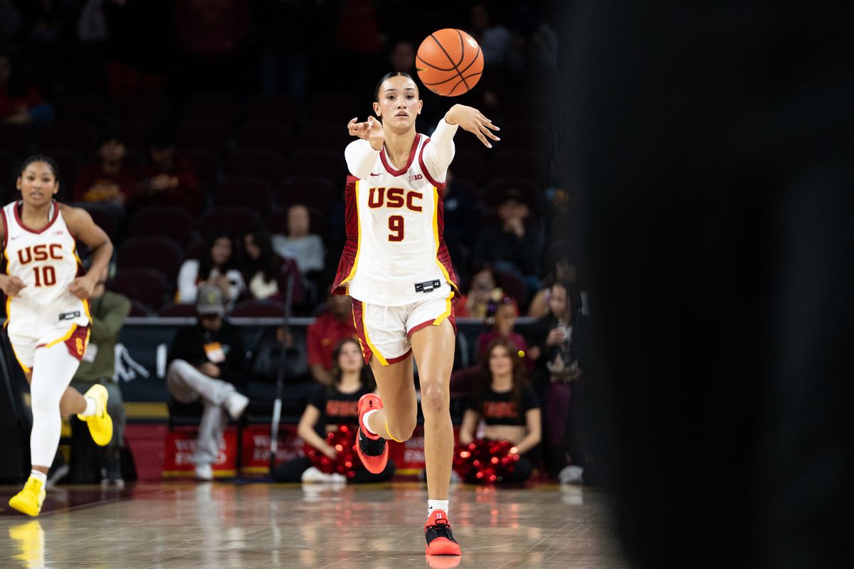 USC Trojans Guard Jazzy Davidson (9) passes the ball up court during a women's college basketball game against the Oregon Ducks, Tuesday January 6th, 2026 at Galen Center in Los Angeles, Calif. USC Trojans Guard Jazzy Davidson (9) passes the ball up court during a women's college basketball game against the Oregon Ducks, Tuesday January 6th, 2026 at Galen Center in Los Angeles, Calif.