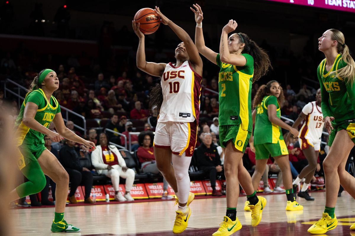 USC Trojans Guard Malia Samuels (10) attacks the rim and scores on a tough lay up during a women's college basketball game against the Oregon Ducks, Tuesday January 6th, 2026 at Galen Center in Los Angeles, Calif. USC Trojans Guard Malia Samuels (10) attacks the rim and scores on a tough lay up during a women's college basketball game against the Oregon Ducks, Tuesday January 6th, 2026 at Galen Center in Los Angeles, Calif.
