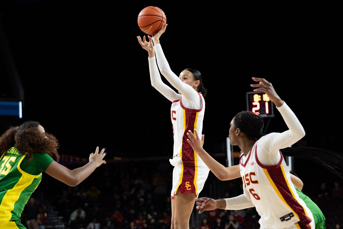 USC Trojans Guard Jazzy Davidson (9) shoots a pull up jumper during a women's college basketball game against the Oregon Ducks, Tuesday January 6th, 2026 at Galen Center in Los Angeles, Calif. USC Trojans Guard Jazzy Davidson (9) shoots a pull up jumper during a women's college basketball game against the Oregon Ducks, Tuesday January 6th, 2026 at Galen Center in Los Angeles, Calif.