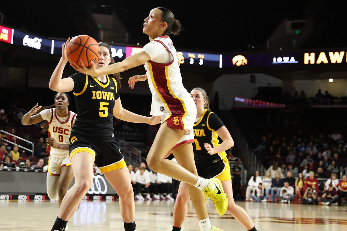 USC guard Jazzy Davidson (9) attempts a lay up during an NCAA basketball game against the Iowa Hawkeyes on January 29, 2026 in Los Angeles, CA. USC guard Jazzy Davidson (9) attempts a lay up during an NCAA basketball game against the Iowa Hawkeyes on January 29, 2026 in Los Angeles, CA.