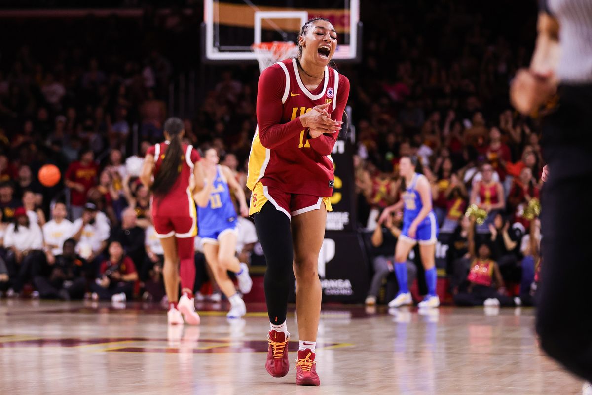 USC Trojans guard Kennedy Smith (11) reacts during the women's college basketball game against the UCLA Bruins, Sunday March 1st, 2026 at Galen Center in Los Angeles, Calif. USC Trojans guard Kennedy Smith (11) reacts during the women's college basketball game against the UCLA Bruins, Sunday March 1st, 2026 at Galen Center in Los Angeles, Calif.