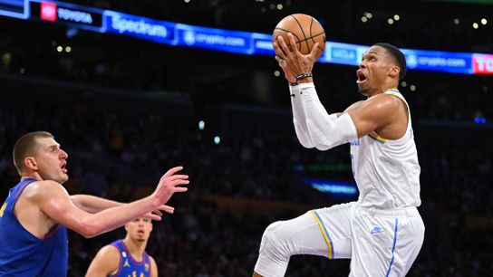 NBA roundup: LeBron James, Anthony Davis lead Lakers to first win (NBA)