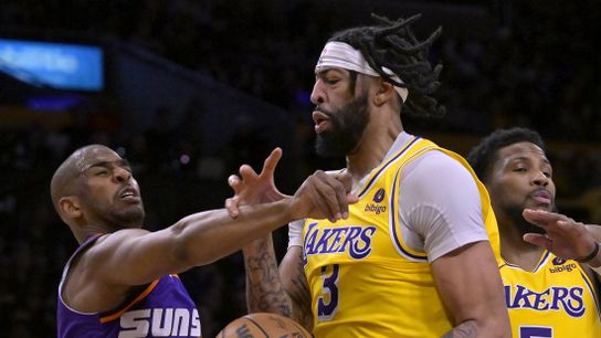 Lakers get big win over Suns, back in play-in picture (NBA)
