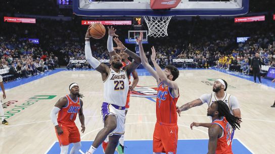 Lakers face Thunder as season hits the halfway point (NBA)