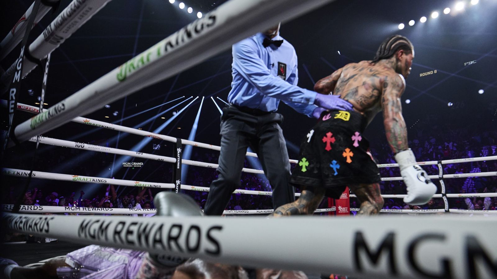 Tank Davis' TKO, Benavidez dominance highlights MGM Grand’s special night