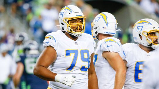 Chargers agree to a three-year deal with RT Trey Pipkins (NFL)