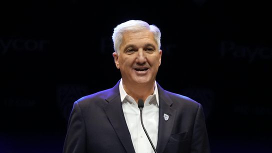 Amid turmoil, Pac-12 commissioner stays silent (College)