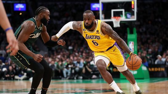 Lakers-Celtics favored to meet in NBA Finals (NBA)