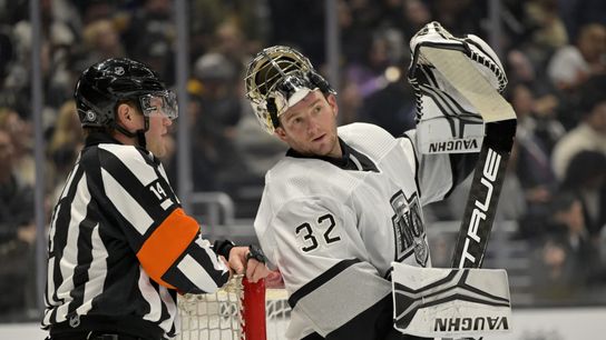 Kings trade Quick in stunning move (NHL)