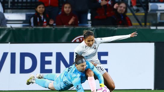 Angel City loses to the Portland Thorns after a stoppage-time goal (Soccer)