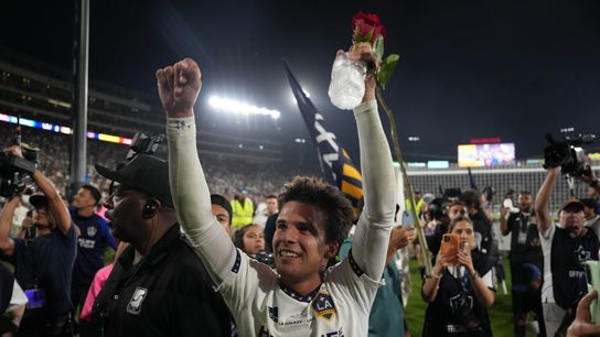 Galaxy defeats LAFC in front of record crowd (News)