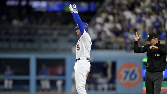Dodgers flex their muscles in blowout win over A's, 10-1 (MLB)