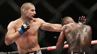 Strickland Upsets Adesanya for the UFC Middleweight Championship (Combat)