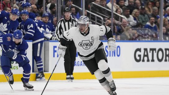 Kings stay undefeated on the road, beat Maple Leafs, 4-1 (News)