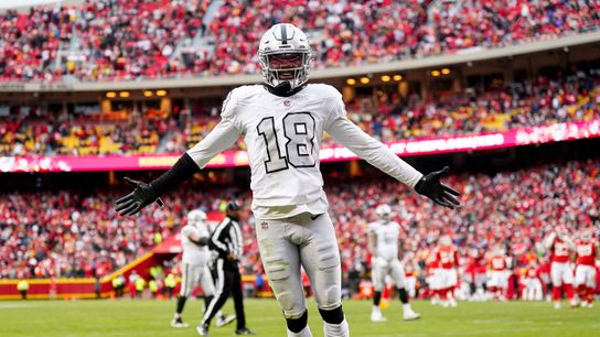 Raiders' defense smothers Chiefs in 20-14 road win (News)