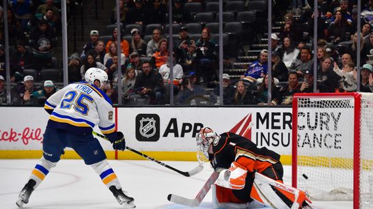 Ducks fall to Blues in final season meeting (News)