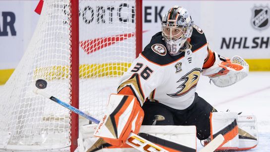 Ducks handed tough road loss against Hurricanes, 6-3 (News)