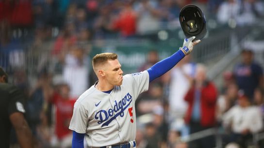 Martinez slugs 2 homers, Dodgers down Braves 8-6 (MLB)
