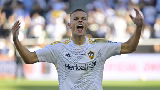 FINAL: LA Galaxy 2, NY Red Bulls 1 taken at Dignity Health Sports Park (LA Galaxy)