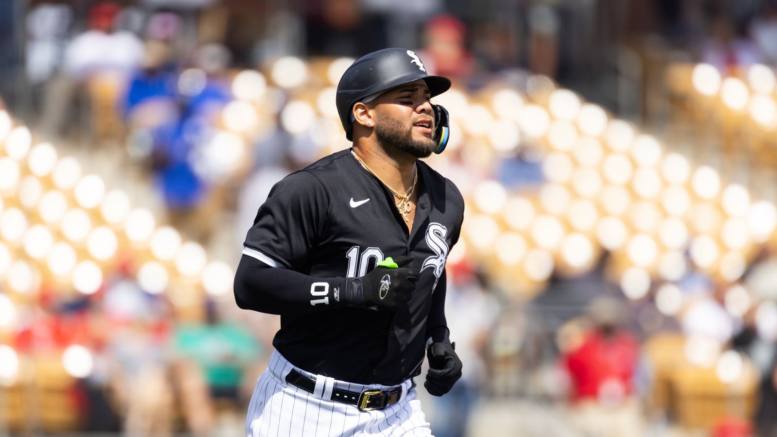 Angels sign Yoan Moncada to 1 year deal