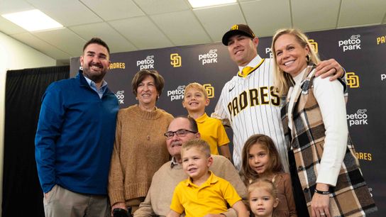 Craig Stammen poses with his family as he is introduced as the new Padres manager, Monday November 10, 2025 in San Diego, Calif. Craig Stammen poses with his family as he is introduced as the new Padres manager, Monday November 10, 2025 in San Diego, Calif.