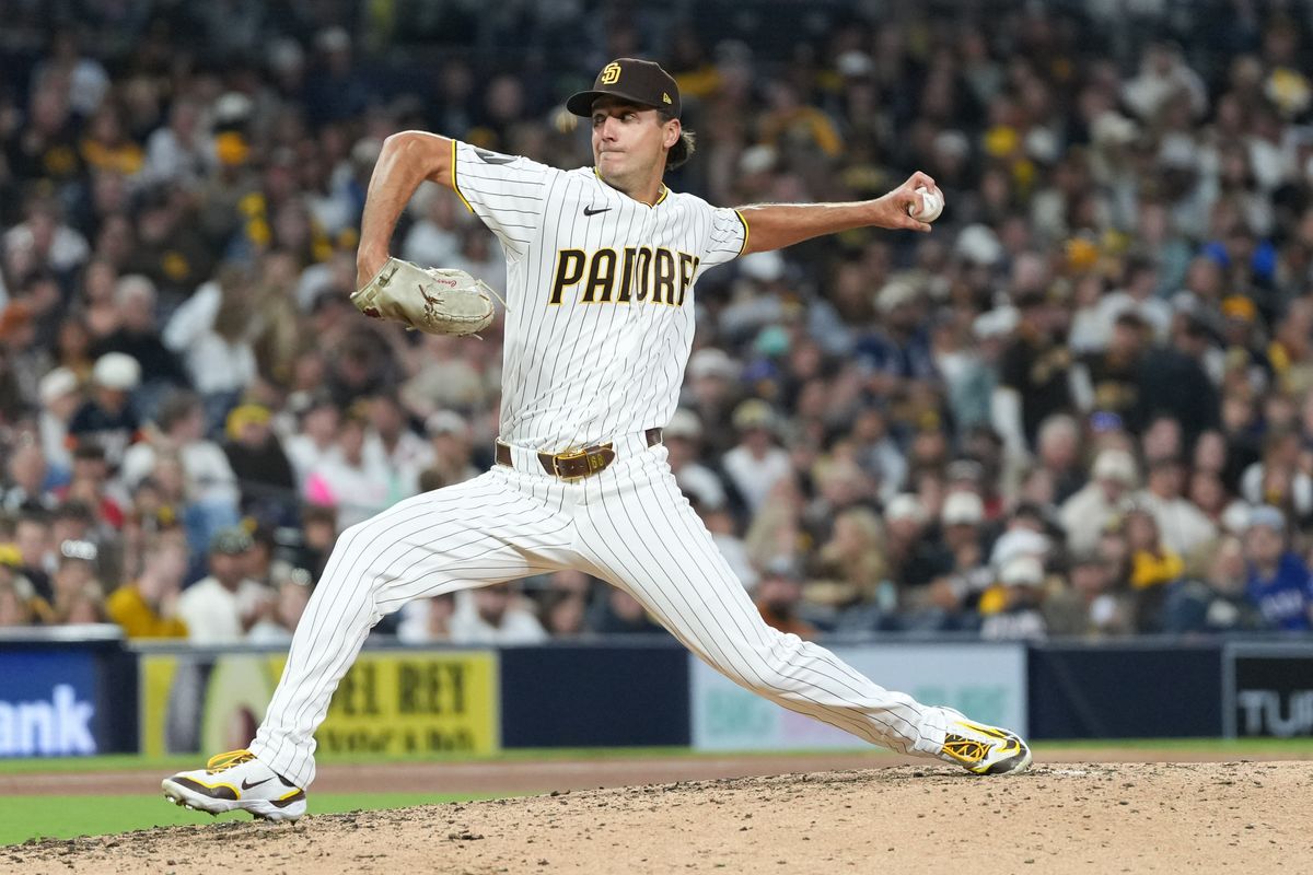 Padres relief pitcher Kyle Hart (68) pitches the ball during an MLB baseball game against the White Sox, Saturday May 02, 2026 in San Diego, California. Padres relief pitcher Kyle Hart (68) pitches the ball during an MLB baseball game against the White Sox, Saturday May 02, 2026 in San Diego, California.