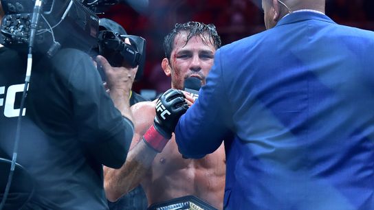 Alexandre Pantoja submits Kai Asakura, defends title at UFC 310 taken at T-Mobile Arena (Combat)