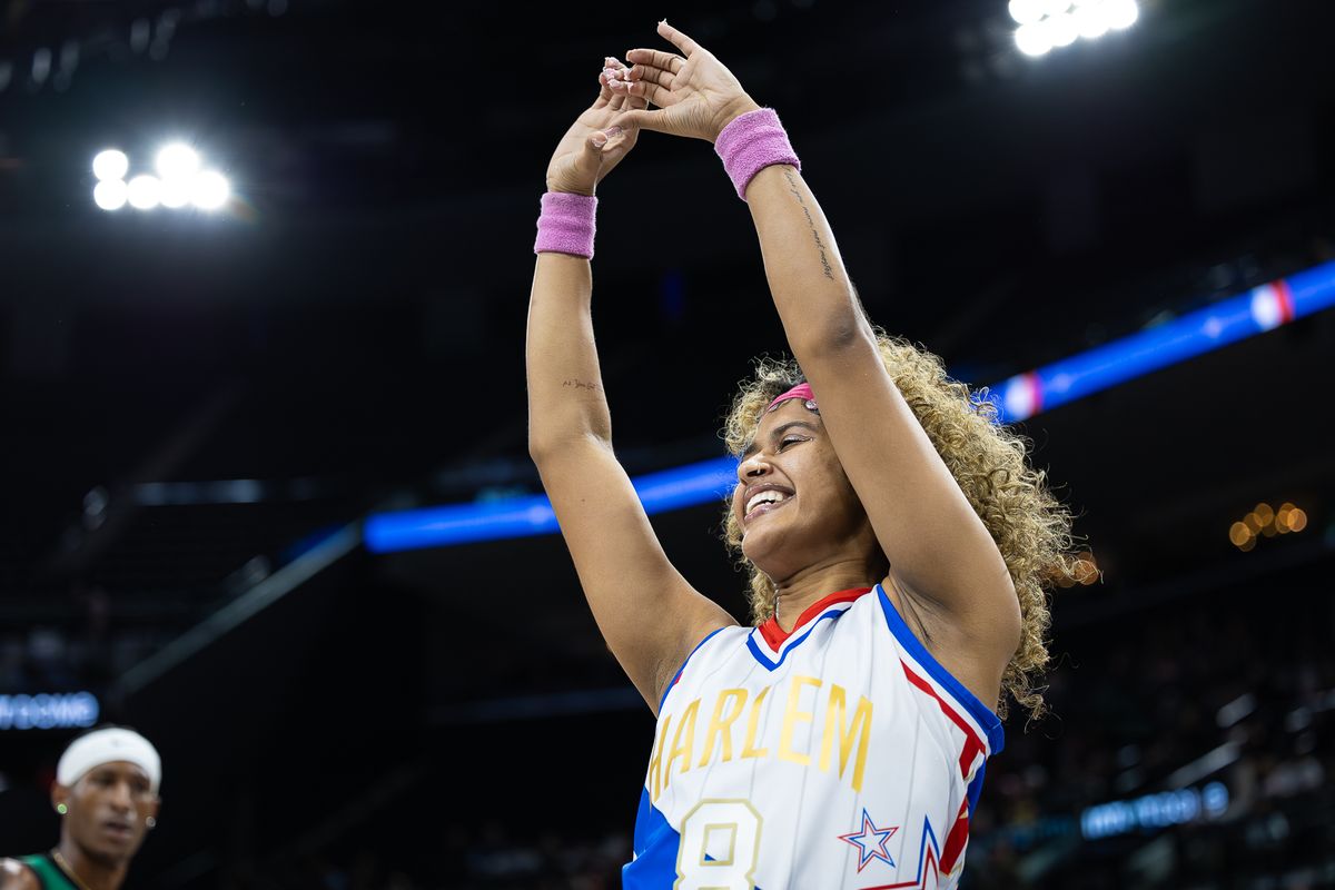 Harlem Globetrotters forward Sweet Lou II Dunbar (41) gestures during a Harlem Globetrotter basketball game against The Washington Generals, Friday February 20, 2026 in Los Angeles.