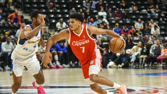 LA Clippers two-way RayJ Dennis makes home debut in G League win taken at Frontwave Arena (San Diego Clippers)