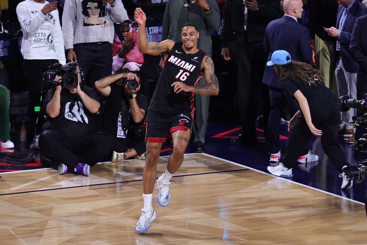 Miami Heat forward Keshad Johnson (16) dances to the floor during the slam dunk contest at NBA All Star Saturday on February 14, 2026 in Inglewood, CA.