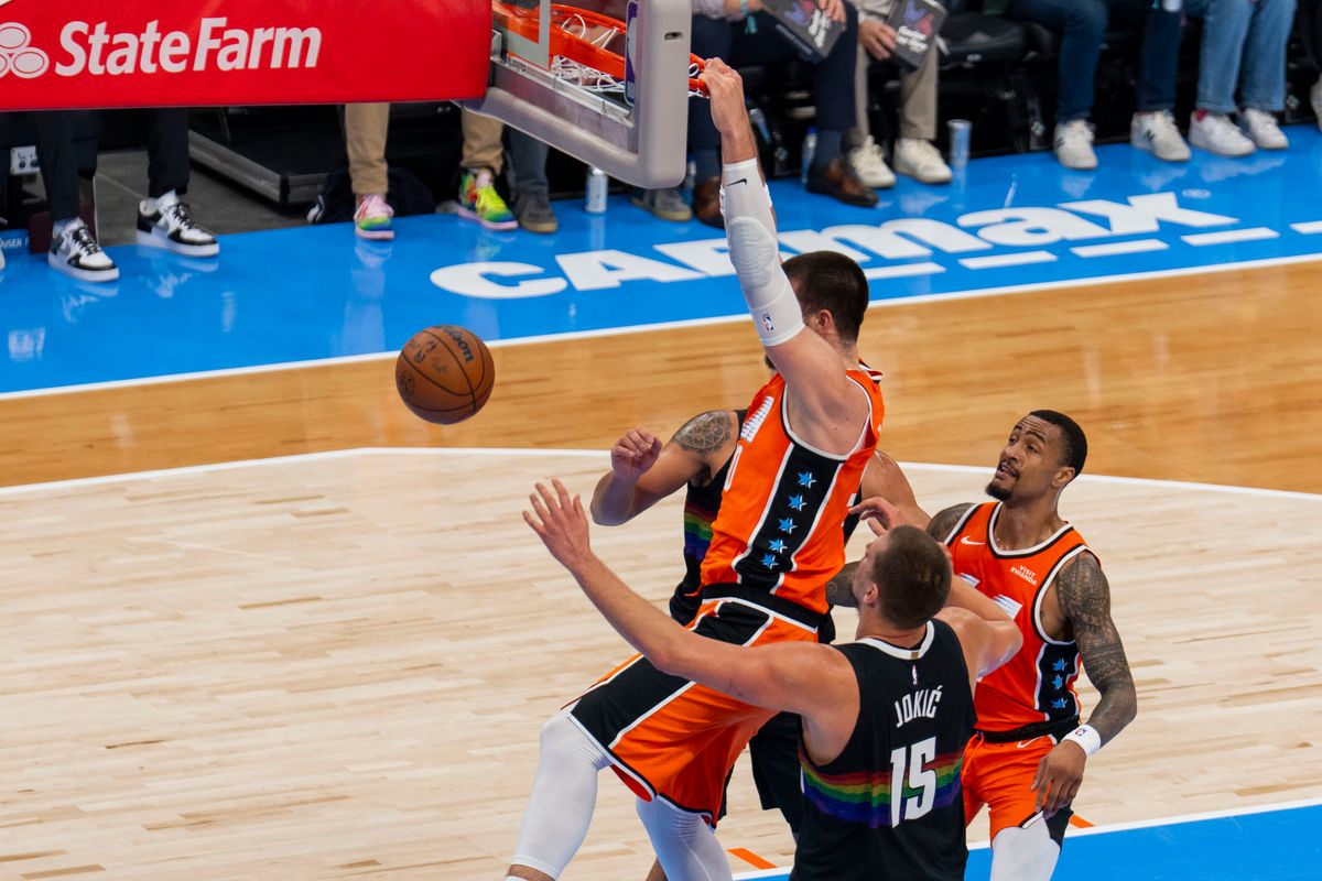 Los Angeles Clippers center Ivica Zubac (40) dunks the ball during an NBA basketball game against the Denver Nuggets, Tuesday November 12th, 2025 in Los Angeles, California. Los Angeles Clippers center Ivica Zubac (40) dunks the ball during an NBA basketball game against the Denver Nuggets, Tuesday November 12th, 2025 in Los Angeles, California.