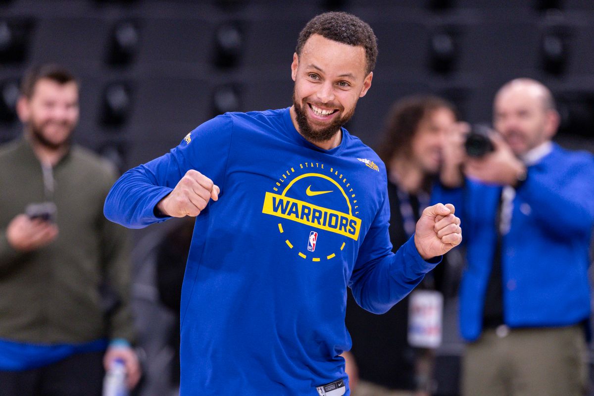 Stephen Curry #30 of the Golden State Warriors dances on the court during warm ups before an NBA basketball game against the LA Clippers, Monday January 5, 2026 in Inglewood, Calif. Stephen Curry #30 of the Golden State Warriors dances on the court during warm ups before an NBA basketball game against the LA Clippers, Monday January 5, 2026 in Inglewood, Calif.