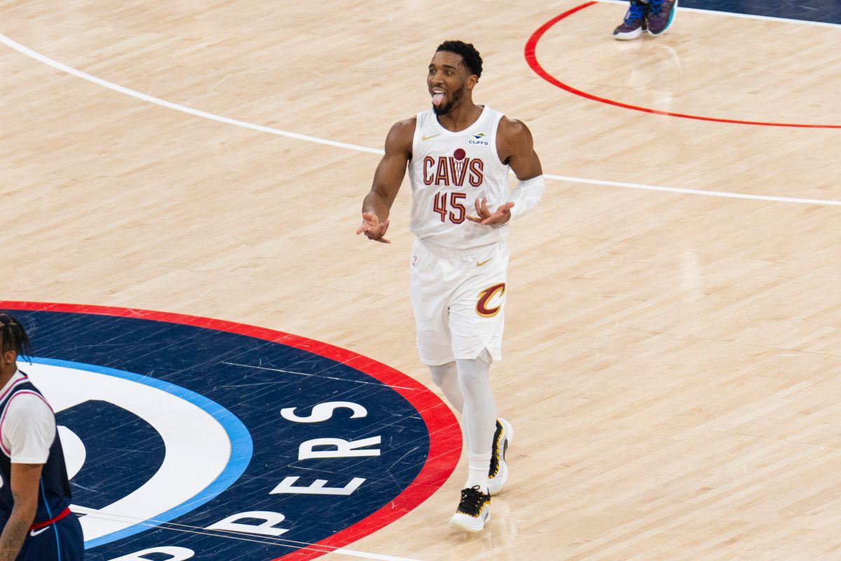 Cleveland Cavaliers guard Donovan Mitchell (45) celebrates his three pointer during an NBA basketball game against the Los Angeles Clippers, Wednesday February 4th, 2026 in Los Angeles, California. Cleveland Cavaliers guard Donovan Mitchell (45) celebrates his three pointer during an NBA basketball game against the Los Angeles Clippers, Wednesday February 4th, 2026 in Los Angeles, California.