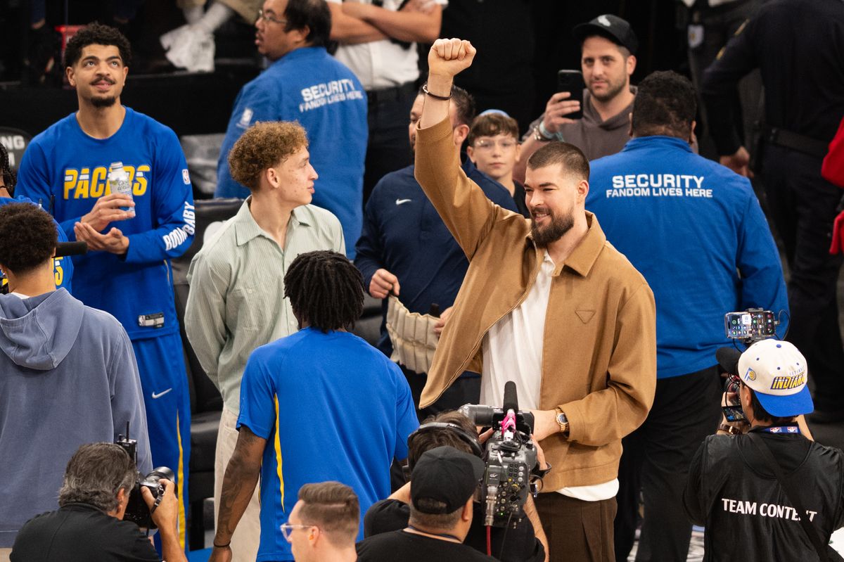 Indiana Pacers center Ivica Zubac acknowledges the crowd after a tribute video during an NBA game between the Indiana Pacers and the LA Clippers on Wednesday, March 4, 2026 at Intuit Dome in Inglewood Calif Indiana Pacers center Ivica Zubac acknowledges the crowd after a tribute video during an NBA game between the Indiana Pacers and the LA Clippers on Wednesday, March 4, 2026 at Intuit Dome in Inglewood Calif