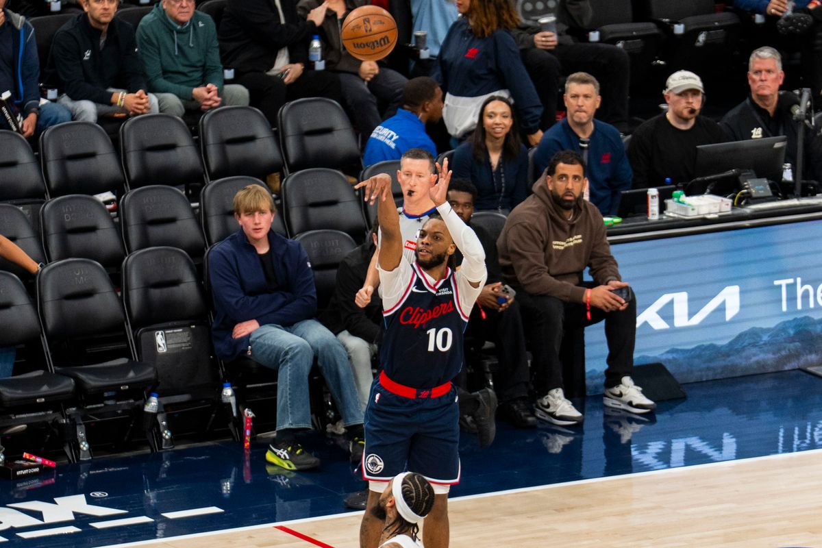 Los Angeles Clippers guard Darius Garland (10) makes a fast break three pointer during an NBA basketball game against the Toronto Raptors, Wednesday March 25th, 2026 in Los Angeles, California. Los Angeles Clippers guard Darius Garland (10) makes a fast break three pointer during an NBA basketball game against the Toronto Raptors, Wednesday March 25th, 2026 in Los Angeles, California.
