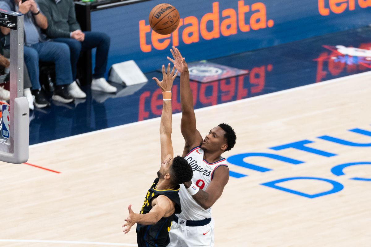 Los Angeles Clippers guard Benedict Mathurin (9) attacks the paint during an NBA basketball game against the Golden State Warriors,Sunday April 12th, 2026 in Inglewood, California. Los Angeles Clippers guard Benedict Mathurin (9) attacks the paint during an NBA basketball game against the Golden State Warriors,Sunday April 12th, 2026 in Inglewood, California.