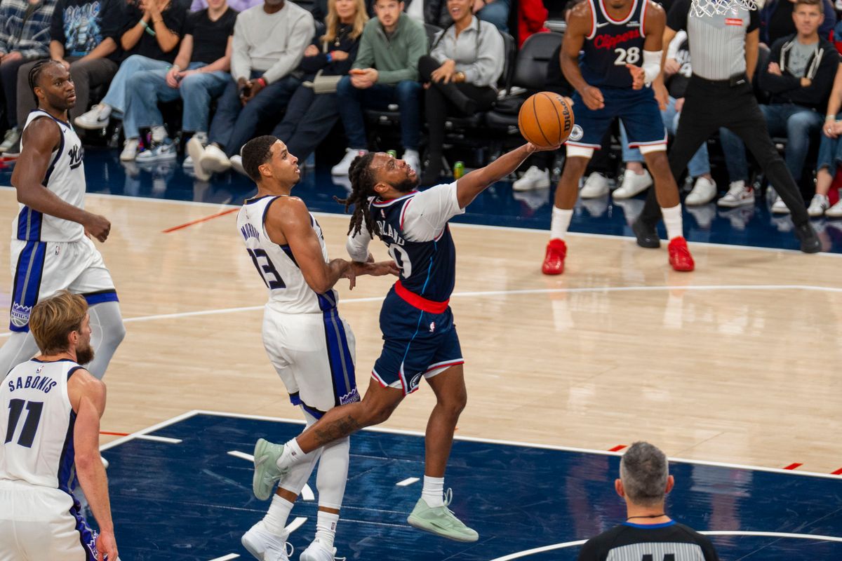 Los Angeles Clippers guard Darius Garland (10) finishes the crafty layup during an NBA basketball game against the Sacramento Kings, Wednesday October 21st, 2026 in Los Angeles, California. Los Angeles Clippers guard Darius Garland (10) finishes the crafty layup during an NBA basketball game against the Sacramento Kings, Wednesday October 21st, 2026 in Los Angeles, California.