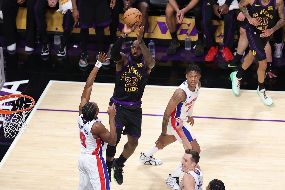#23 SF LeBron James of the Los Angeles Lakers shoots the basketball during an NBA game against the Detroit Pistons on December 30, 2025 in Los Angeles, CA. #23 SF LeBron James of the Los Angeles Lakers shoots the basketball during an NBA game against the Detroit Pistons on December 30, 2025 in Los Angeles, CA.