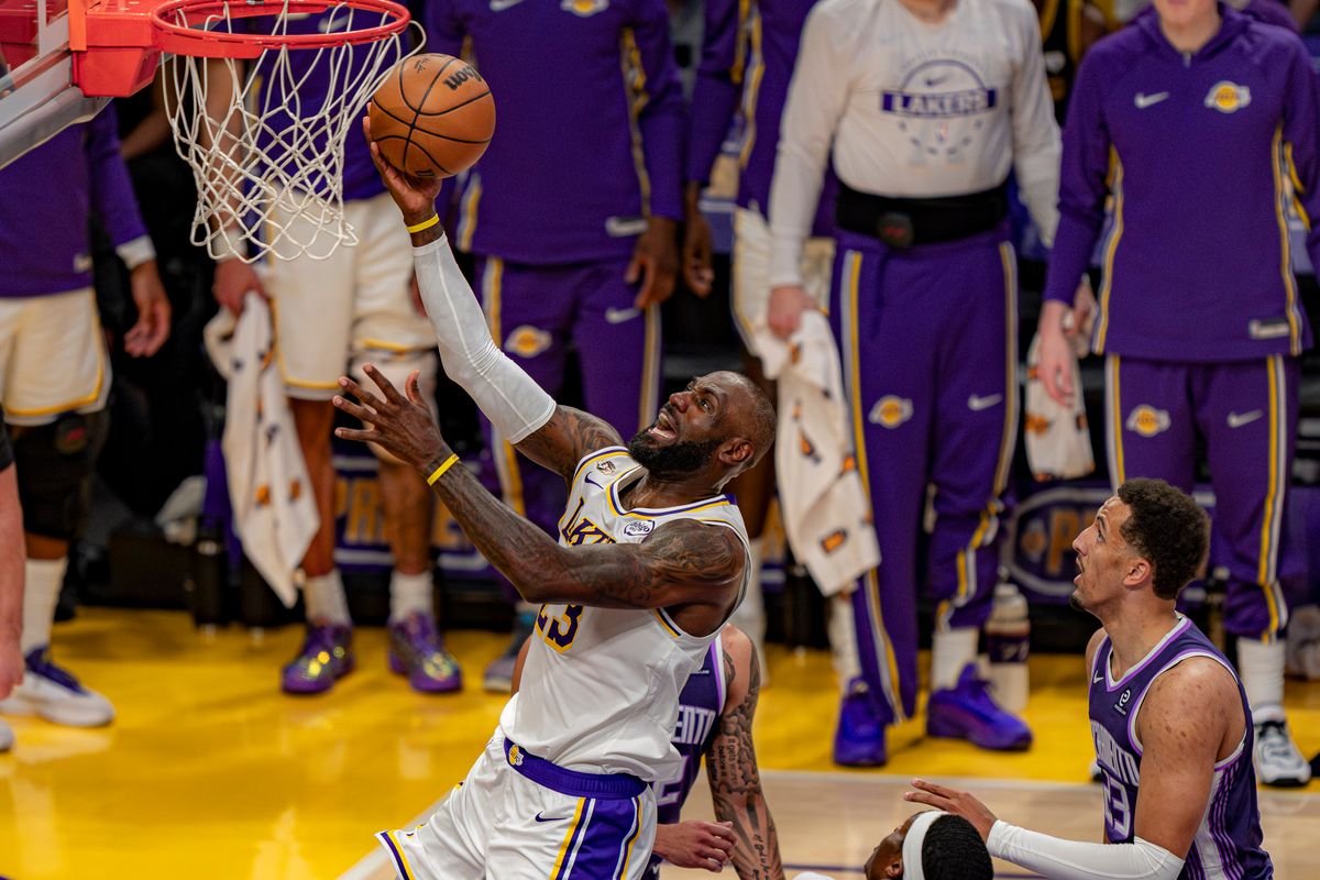 Los Angeles Lakers forward LeBron James (23) leaping for a basket during an NBA basketball game against the Sacramento Kings on March 1st, 2026 in Los Angeles, CA. Los Angeles Lakers forward LeBron James (23) leaping for a basket during an NBA basketball game against the Sacramento Kings on March 1st, 2026 in Los Angeles, CA.