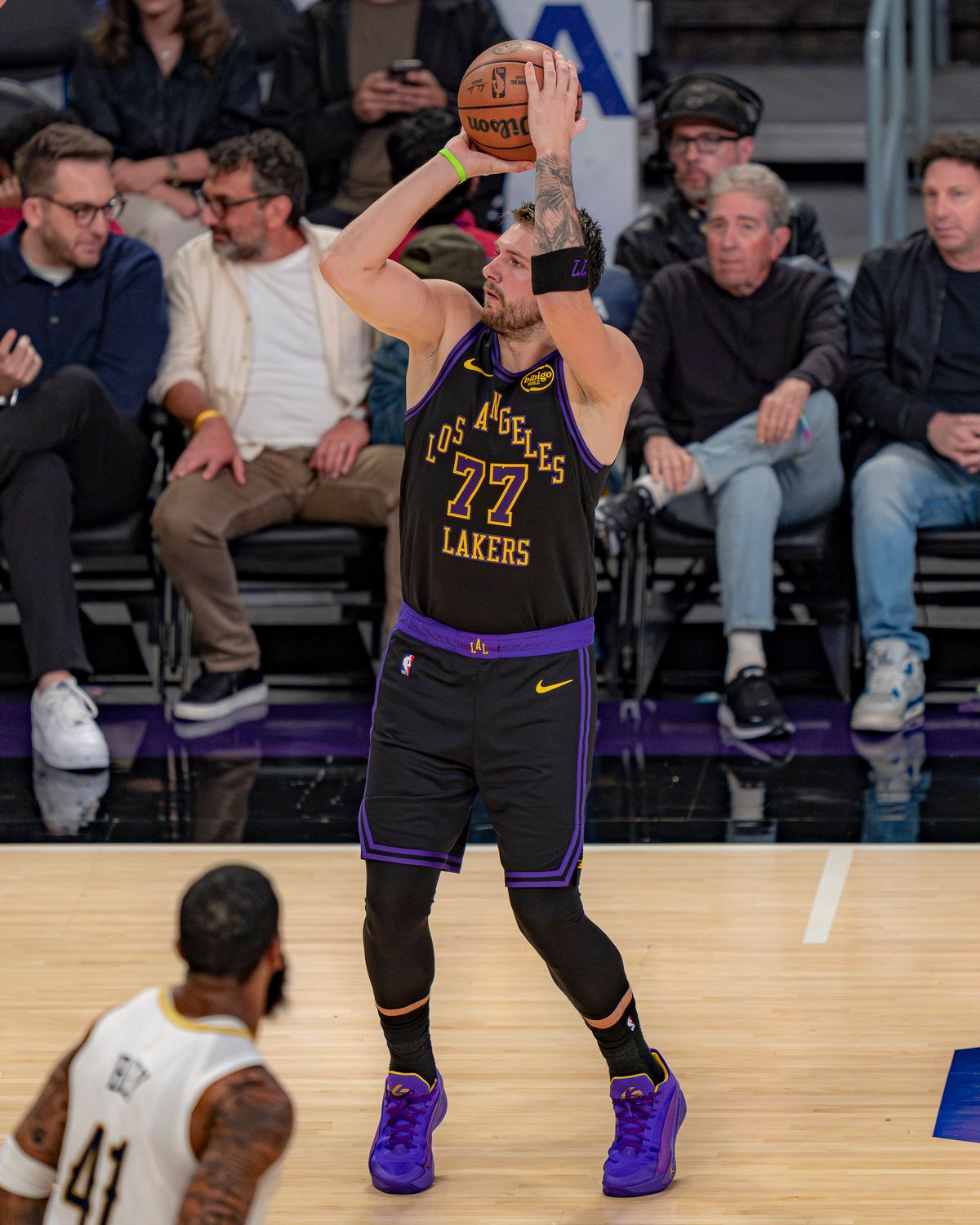 Los Angeles Lakers guard Luka Doncic (77) shooting for three points during an NBA basketball game against the New Orleans Pelicans on March 3rd, 2026 in Los Angeles, CA. Los Angeles Lakers guard Luka Doncic (77) shooting for three points during an NBA basketball game against the New Orleans Pelicans on March 3rd, 2026 in Los Angeles, CA.