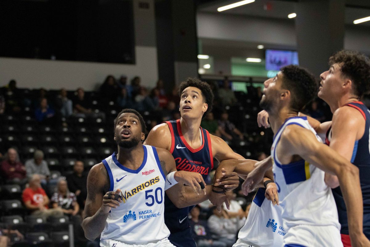 SD Clippers center Yanic Konan Niederhauser fights for a rebound with SC Warriors forward Ja'Vier Francis during a G-League basketball game between the Santa Cruz Warriors and the San Diego Clippers Sunday, Dec. 14, 2025 at Frontwave Arena in Oceanside, CA. SD Clippers center Yanic Konan Niederhauser fights for a rebound with SC Warriors forward Ja'Vier Francis during a G-League basketball game between the Santa Cruz Warriors and the San Diego Clippers Sunday, Dec. 14, 2025 at Frontwave Arena in Oceanside, CA.