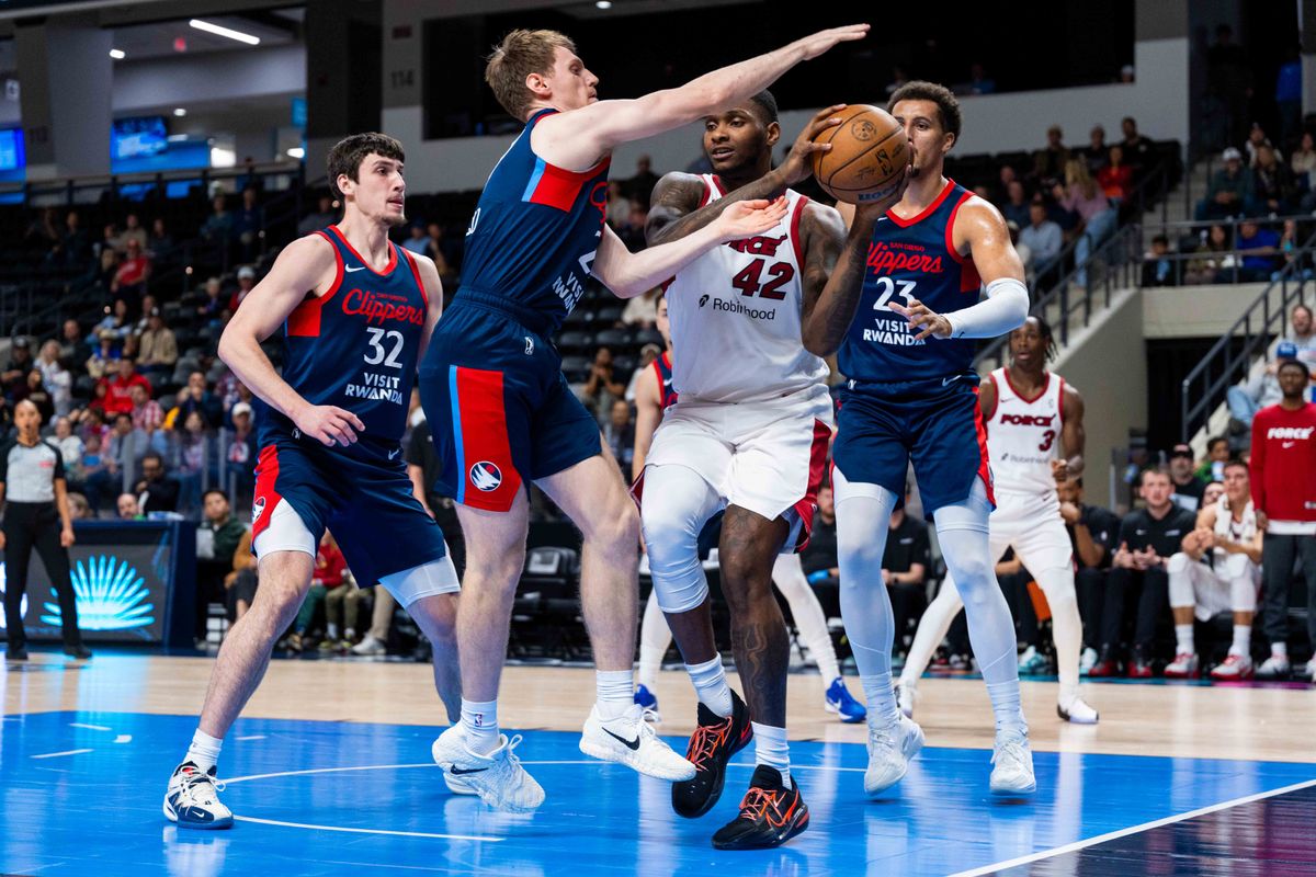 San Diego Clippers guard Matt Allocco (27) plays defense during a G League Basketball game between Sioux Falls and San Diego, Saturday December 27, 2025 at Frontwave Arena in Oceanside, Calif. San Diego Clippers guard Matt Allocco (27) plays defense during a G League Basketball game between Sioux Falls and San Diego, Saturday December 27, 2025 at Frontwave Arena in Oceanside, Calif.